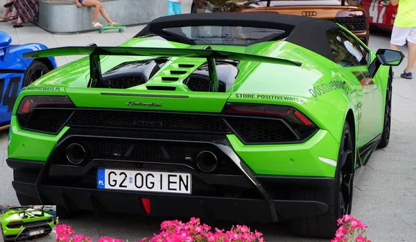 Licytacja skarbowa w Chojnicach: Lamborghini Huracán, Mercedes G500 4x4² i Audi SQ8